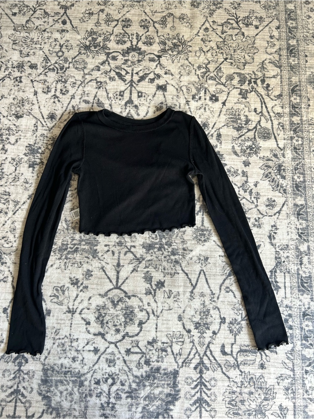 Aeropostale Black Long-Sleeve Cropped Ribbed Top